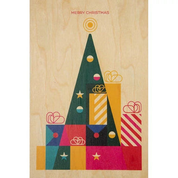 Carte de noel originale en érable représentant un sapin avec des cadeaux de la marque woodhi.