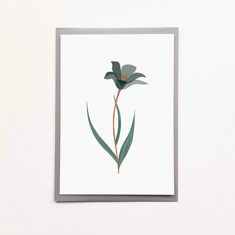 Photo d'une carte postale artistique avec tulipe et sérigraphiée à Lyon en papier certifié FSC.
