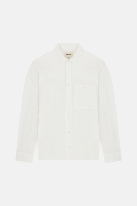 Photo sur fond blanc d'une chemise unie mixte en blanc en coton upcyclé et fabriquée en Roumanie.