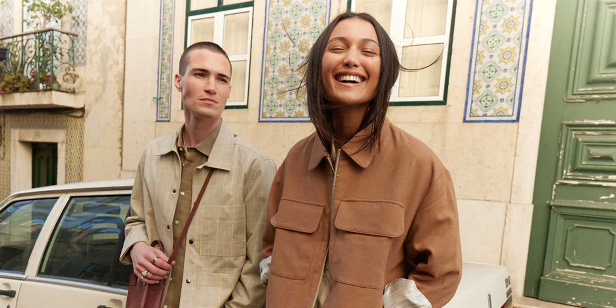 mannequin homme et femme portant des habits de la marque knowledge