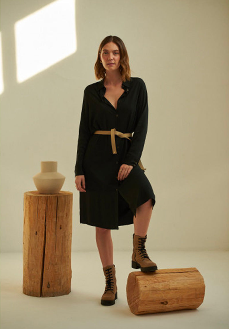 Bottines à lacet pour femme. 100% en croûte de cuir. Fabriquée en Espagne.