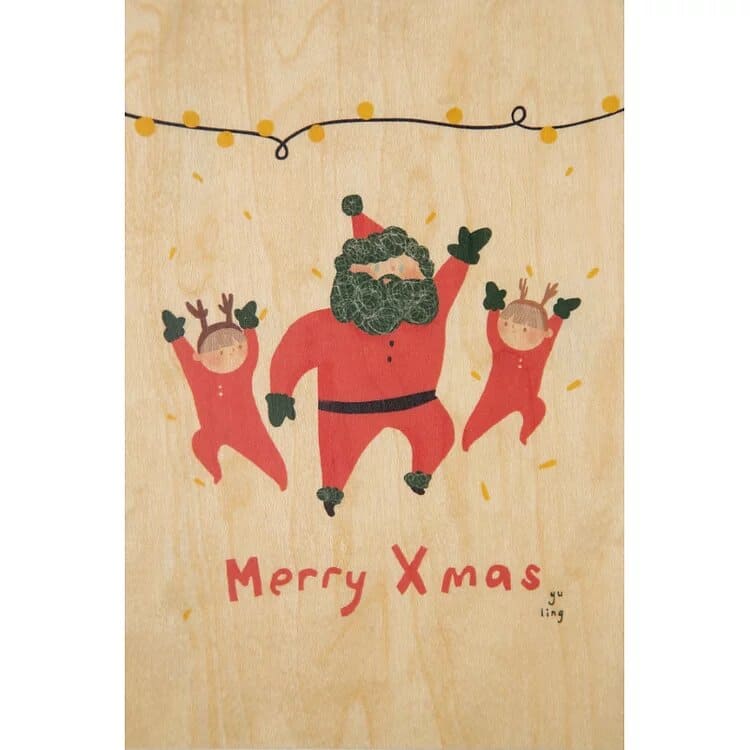 Carte de Noel originale en érable représentant le père noel avec deux enfants de la marque woodhi.