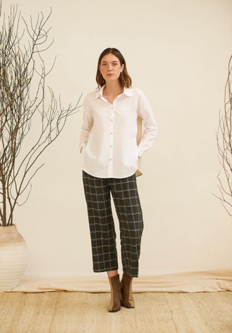 Chemise oversize emme. Bi-colore. Col classique. 100% coton biologique. Fabriquée en Espagne.