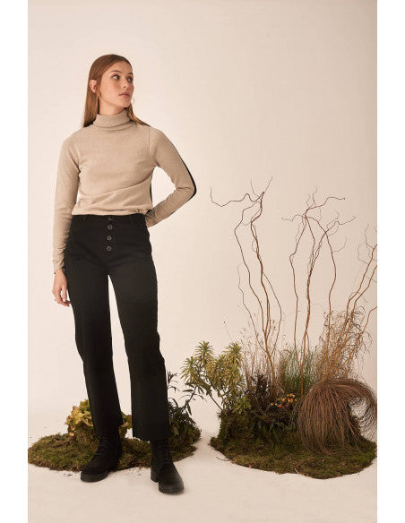 Pantalon évasé femme. 60% coton recyclé et 40% coton biologique. Fabriqué au Portugal.